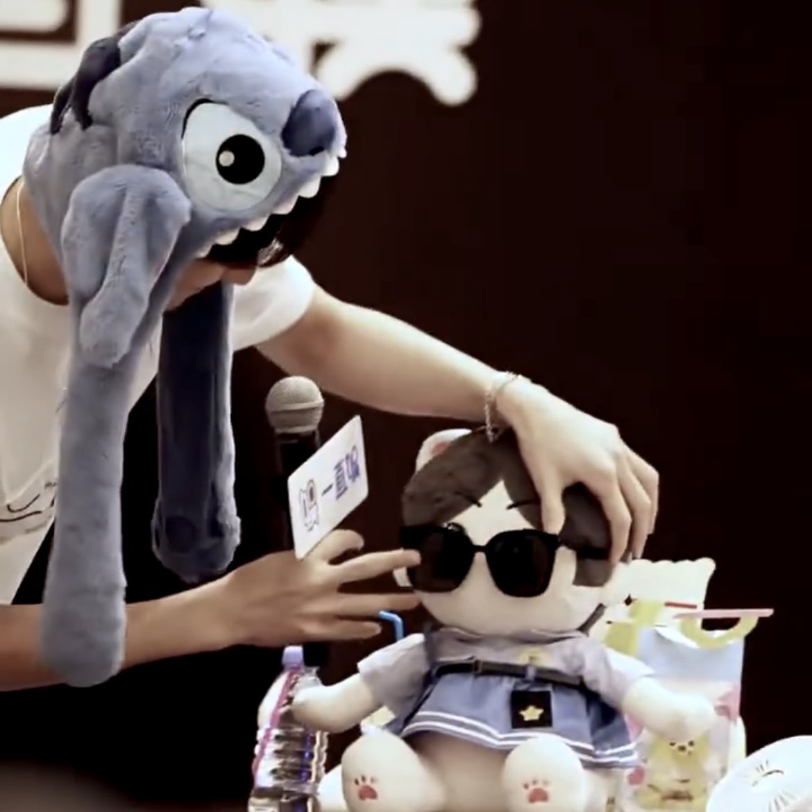 j —⋆⋆ tweet media