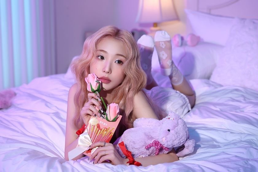 moontwixes's tweet image. LOONA’s Yeojin announces new song, ‘My Valentine’, that will drop on February 14th.