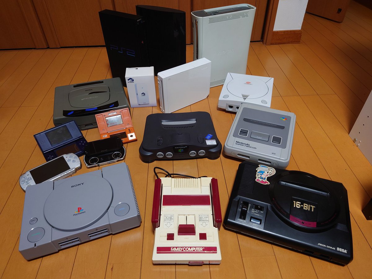 SuperFCMSCF1's tweet photo. 久しぶりに並べました

あと欲しいのは
・任天堂
ゲームキューブ、ゲームボーイ
ゲームボーイアドバンス
Wii U、3DS
・SONY
PSvita　PS4　PS5　できればPSX
・その他
ゲームギア、PCエンジン、ディスクシステム、Xbox 1(便宜上)

ここは絶対に手に入れておきたい範囲ですね。優先順位はvita次いで5。 https://t.co/26m7FkBDPp