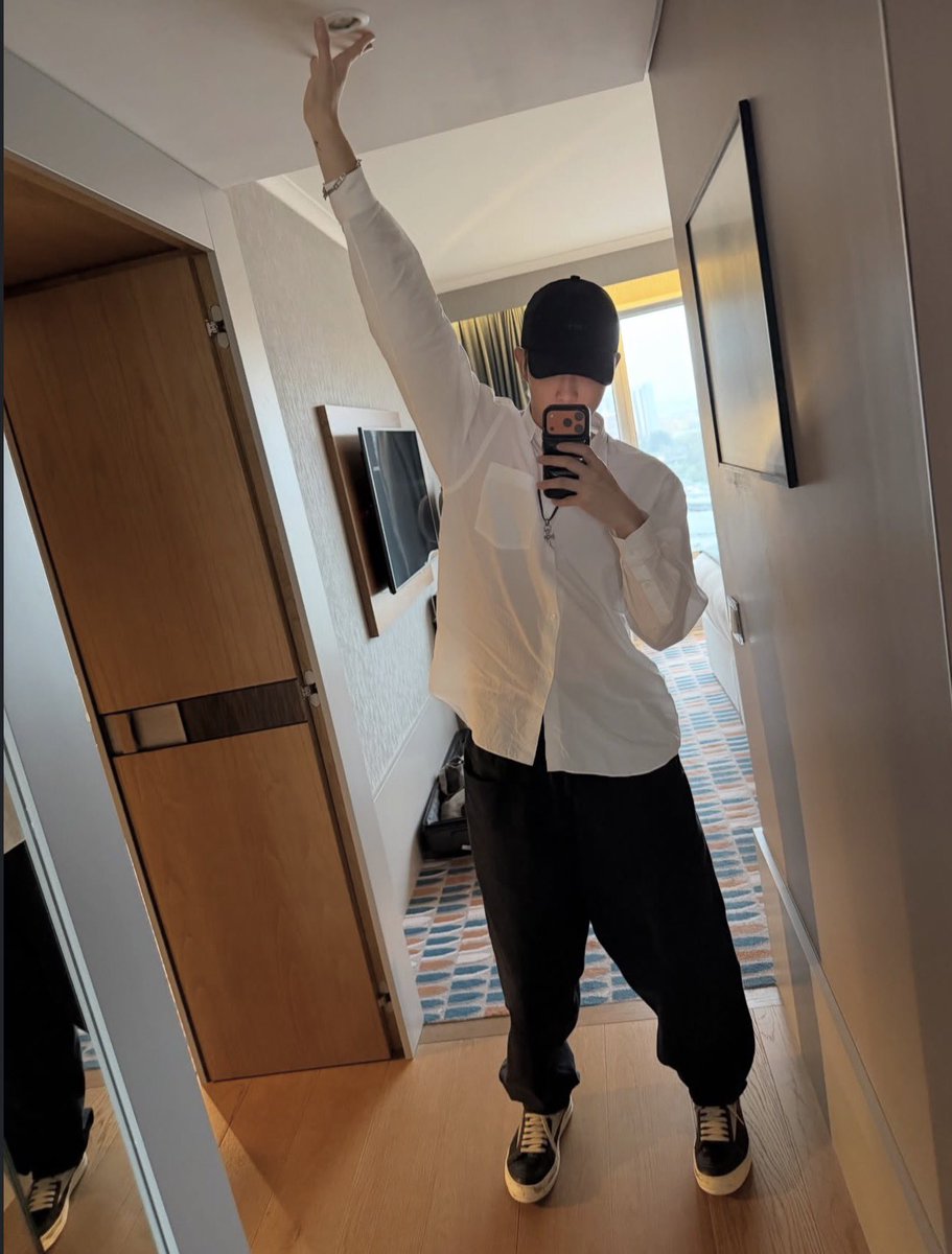 Y'all Namjoon saw it when you said TL IS DRY coz 😭😭😭😭 -