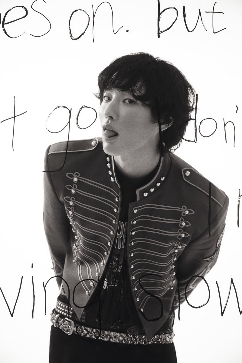 𝐖𝐎𝐎𝐃𝐙 𝟏𝐬𝐭 𝐅𝐮𝐥𝐥 𝐀𝐥𝐛𝐮𝐦 [𝐀𝐫𝐜𝐡𝐢𝐯𝐞. 𝟏] 
𝐂𝐨𝐧𝐜𝐞𝐩𝐭 𝐏𝐡𝐨𝐭𝐨 #𝟏

​1st Full Album [Archive. 1]
2026.03.04 6PM (KST)

Pre-Release Single 'CINEMA'
2026.02.12 6PM (KST)

#WOODZ #우즈 
#Archive_1 #CINEMA