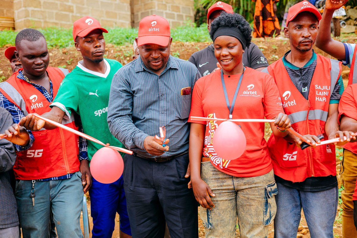 airtel_tanzania's tweet photo. Airtel tupo KILA KONA! Wiki hii tumewasha mnara mpya wa mawasiliano unaotumia nishati safi katika Kijiji cha Amini, kata ya Kinole, Morogoro.
#AirtelTanzania #Tumewasha #TupoKilaKona
#Morogoro https://t.co/JPtVe8R0C0