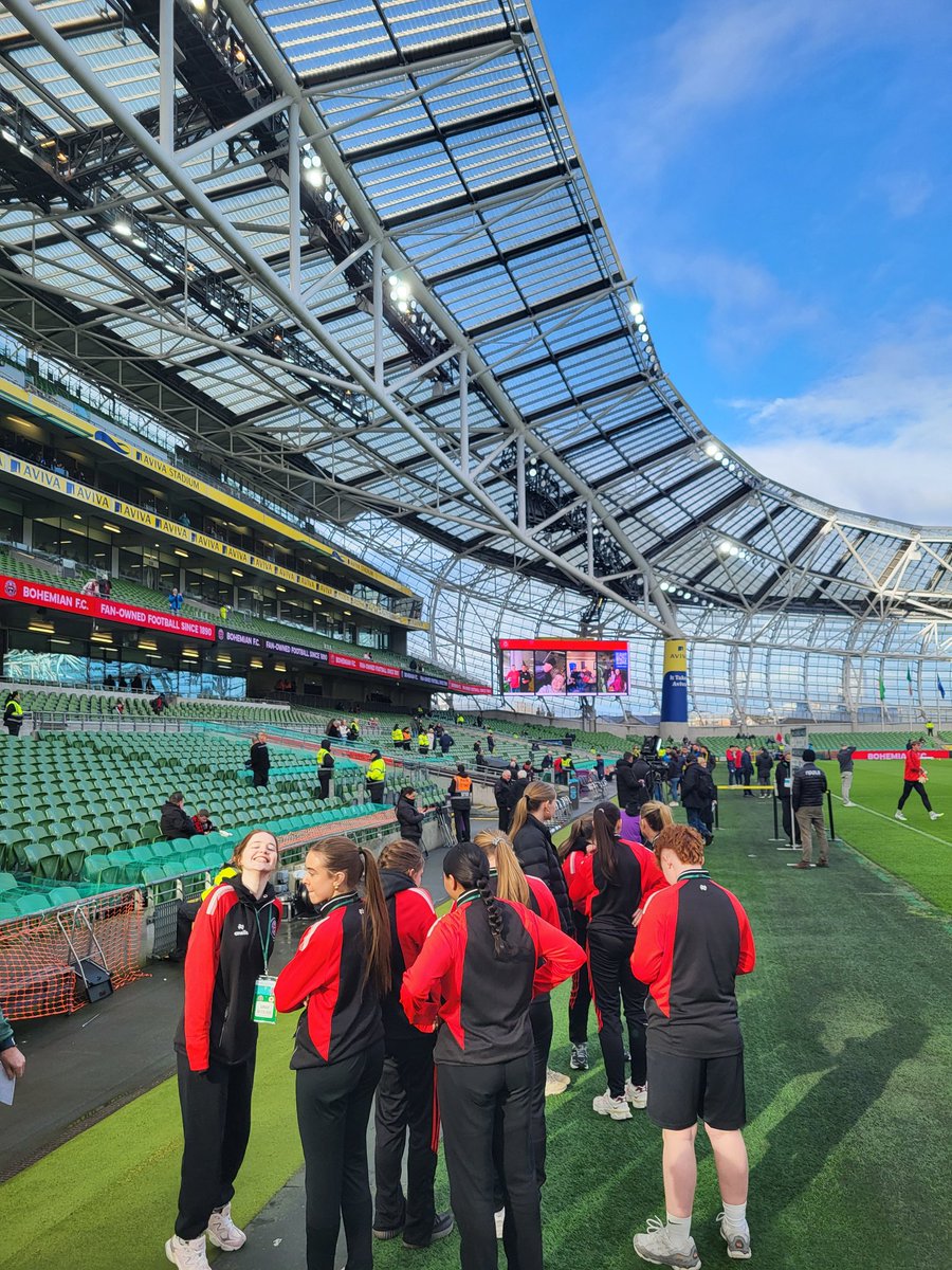 Super experience for our Bohs youths girls today being ball girls for the opening LOI game. Cmon DeBohs #bohs