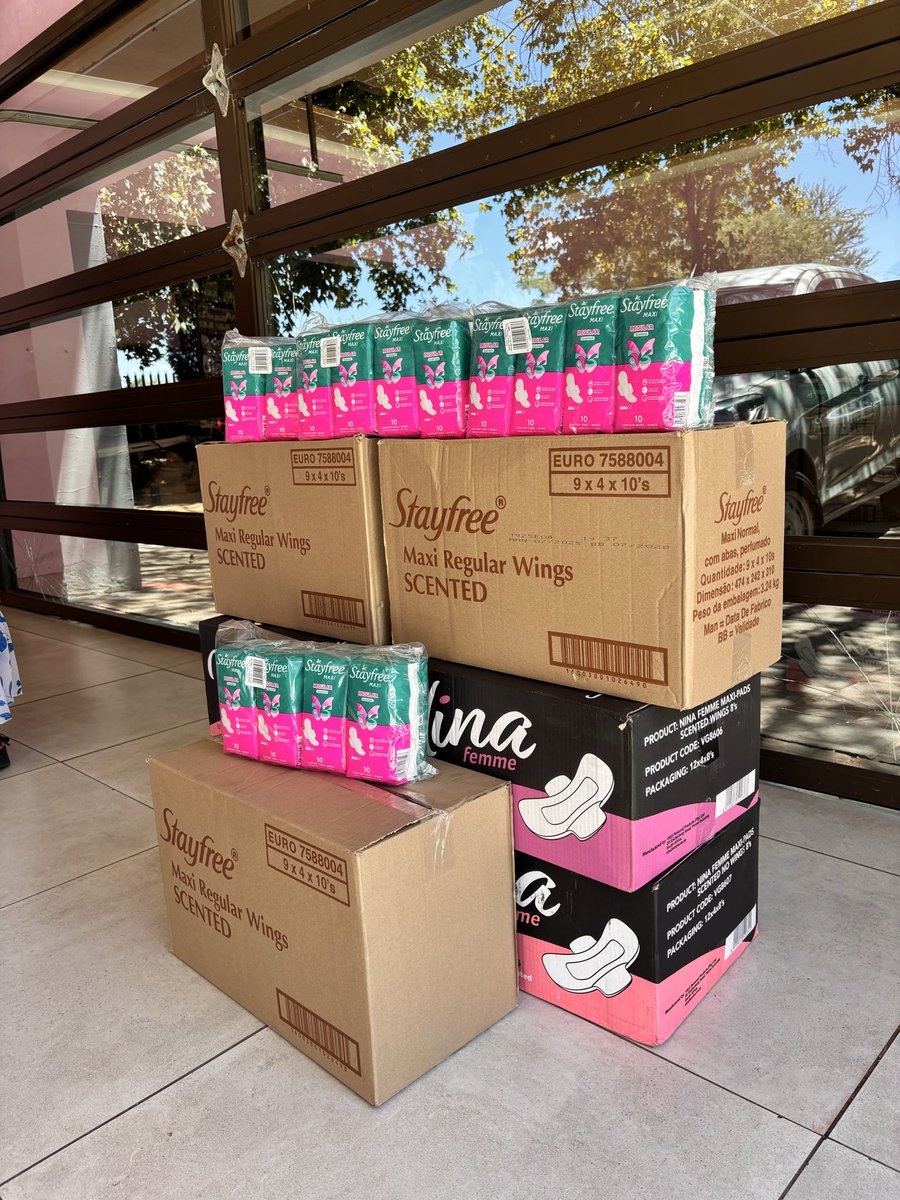 siyasizanaNPO's tweet photo. Sanitary pads donated to the New Centre for Girls which houses orphaned, abused &amp; neglected beautiful girls. Please do visit the centre &amp; donate your time and/or resources 💕🙏🏽 https://t.co/lJld7RGzCX