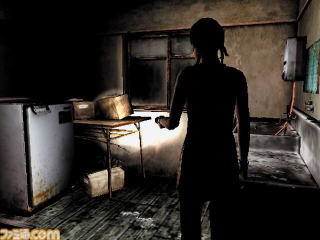 famitsu's tweet photo. 【今日は何の日？】
『SIREN2』発売20周年（2006年2月9日発売）
https://t.co/927KCZ4dmX

 前作『SIREN』から2年後、孤島“夜見島”を舞台にした新たなストーリー。敵やほかの人間の視界を盗み見る“視界ジャック”は健在。初登場となる“闇人”の怖さはトラウマ級だった。 https://t.co/wj6c6CGIHv