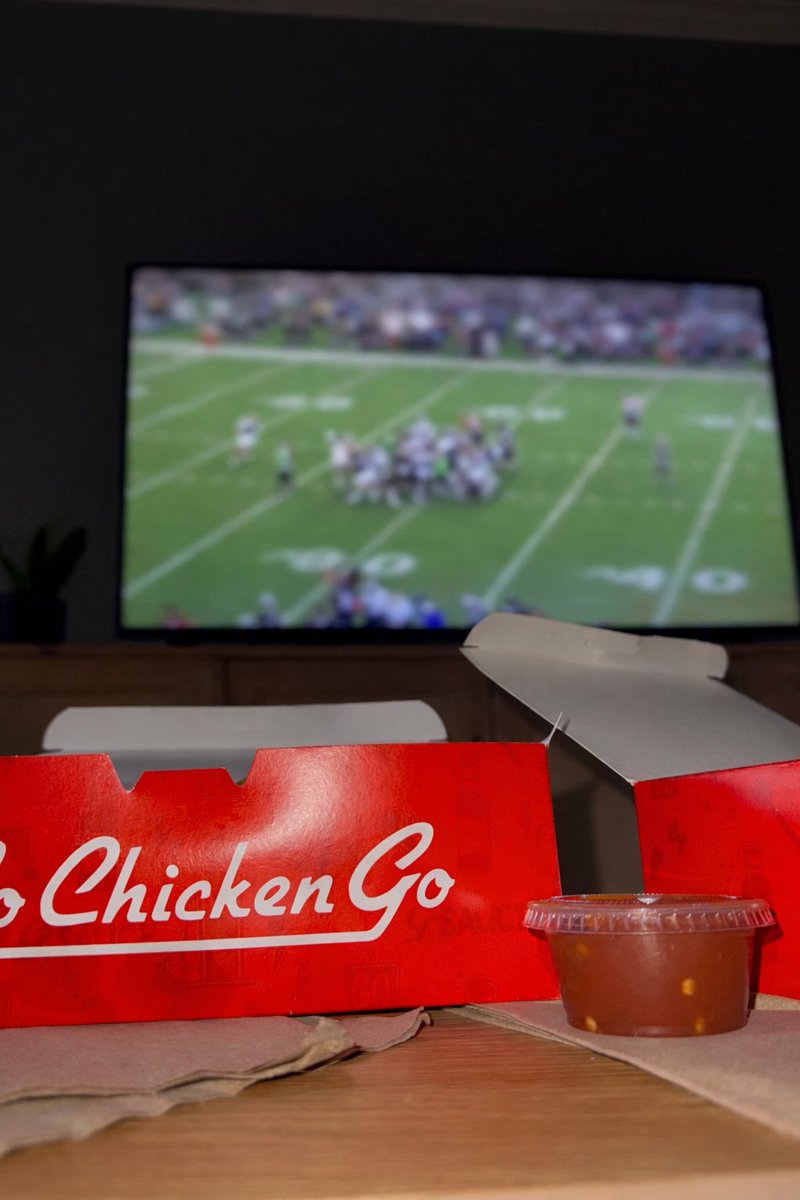 Go_Chicken_Go's tweet photo. The best way to watch the game is at homeβ¦ with a box of Go Chicken Go. ππ
Swing by and pick up your fix!
#gochickengo #superbowl #gameday #friedchicken #gochickengokc #kc https://t.co/AUom3Ij10D