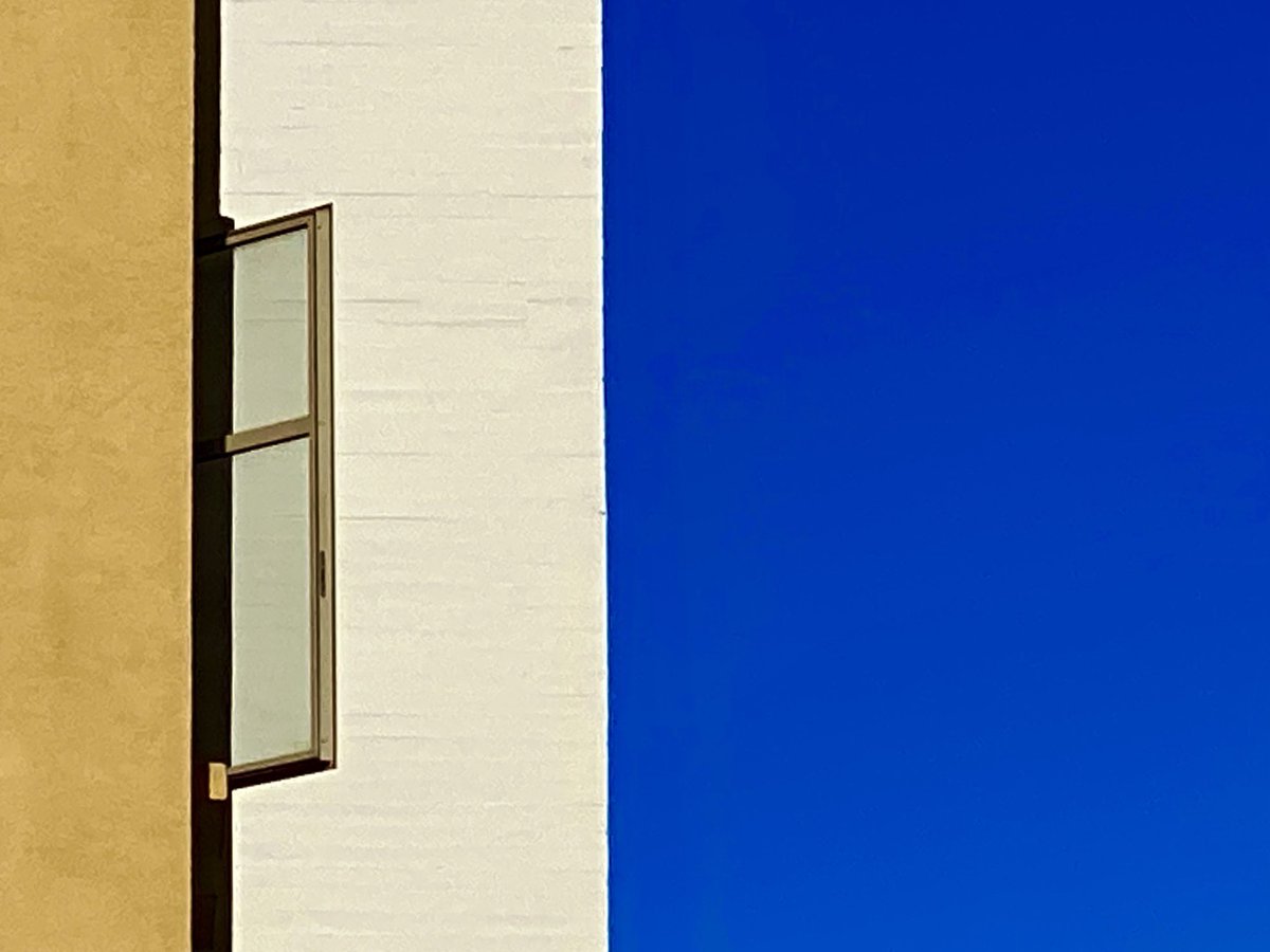 simontobin7's tweet photo. Weekend window. Downtown Santa Cruz. https://t.co/CwNG2N2zMB