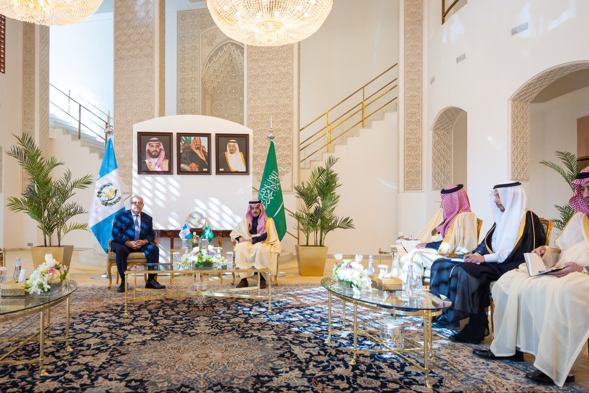 #Riyadh | Foreign Minister HH Prince <a href="/FaisalbinFarhan/">فيصل بن فرحان</a> received Foreign Minister of the Republic of Guatemala, Mr. Carlos Ramiro Martínez.