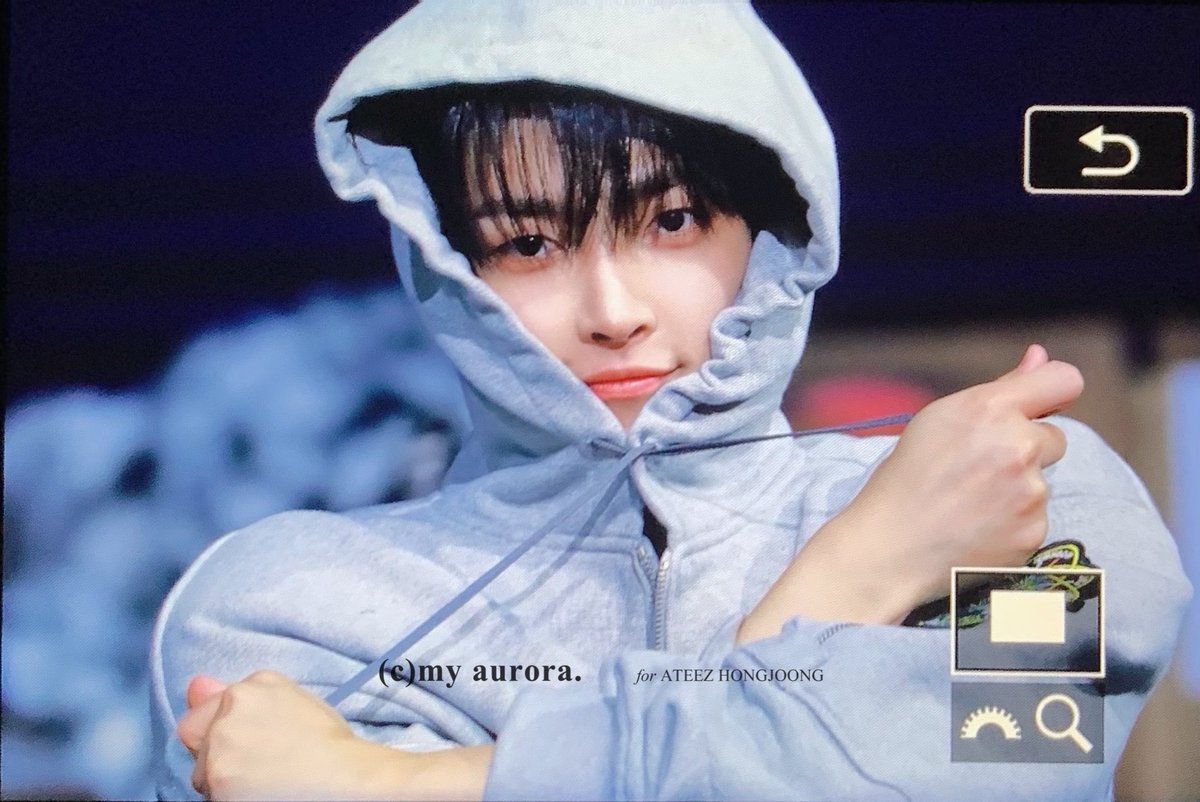 myaurora1107's tweet photo. 260208 잘자 사랑해💖
#홍중 #HONGJOONG #에이티즈 #ATEEZ https://t.co/DWO4FcN240