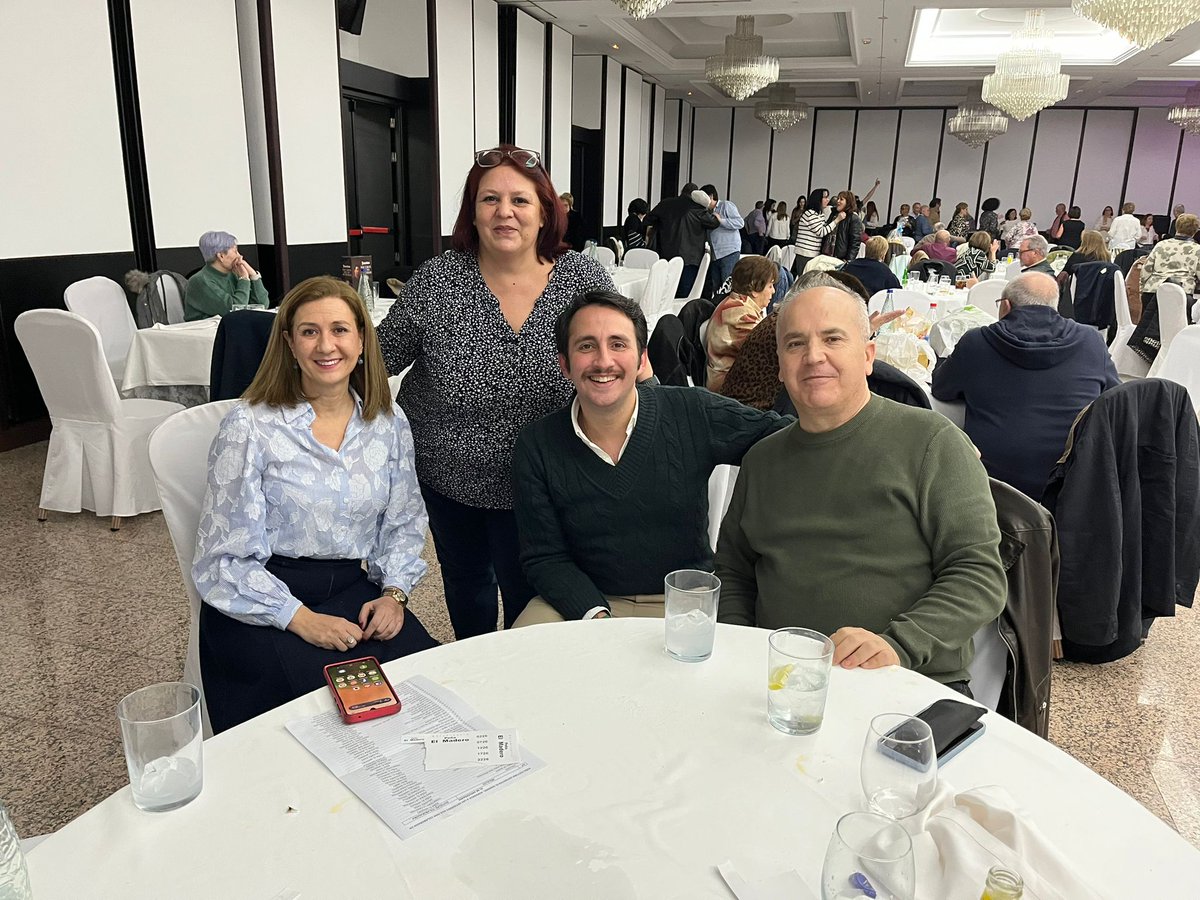 ppgetafe's tweet image. Ayer sábado disfrutamos de un rato muy agradable con la Peña El Madero, en su encuentro anual que reúne a socios y amigos.

Una peña con tradición en Getafe, que ya va camino de los 50 años de vida.