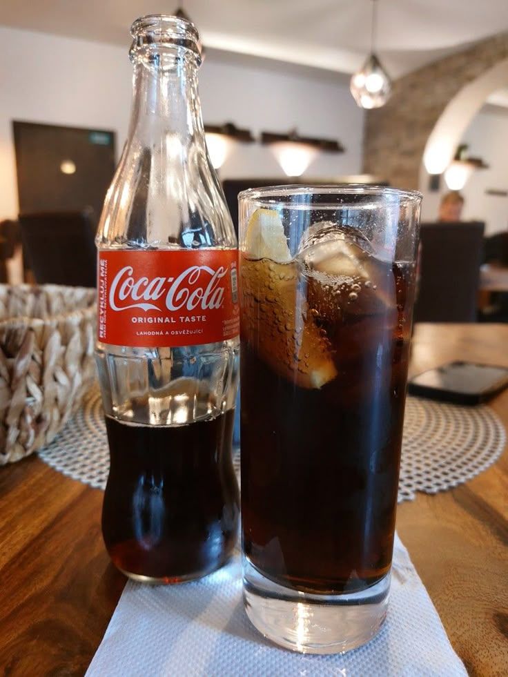 L0V3L3ZZX's tweet image. La sed de coca cola existe y no pienso discutirlo con nadie