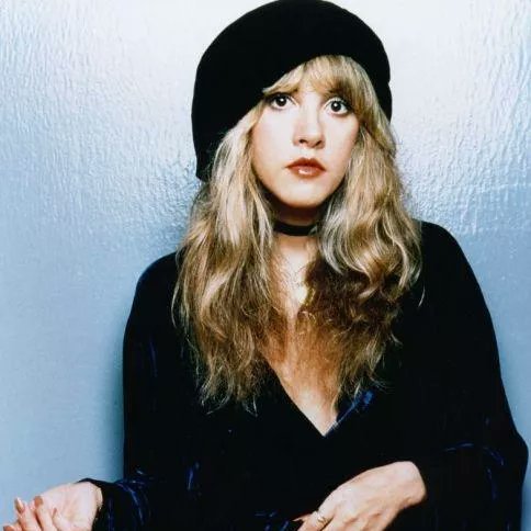 TheExtremeMusi1's tweet image. Who had the superior vocal talent: Stevie Nicks, Ann Wilson, or Linda Ronstadt? 🎸🎶