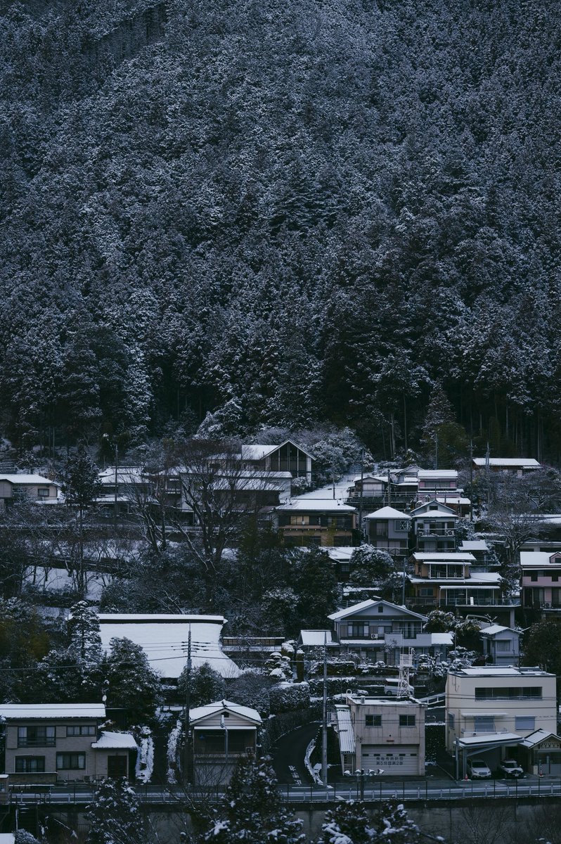sato_net's tweet photo. 奥多摩の山々が雪化粧。静かで美しい風景。 https://t.co/EYnmBOJy4q