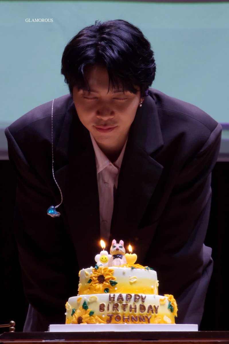Another chapter begins. Happy birthday Johnny! 🎂❤️

HAPPY JOHNNY DAY
#ThirtyOneAndOnlyJohnnySuh
#생일은_기회다_쟈니생축