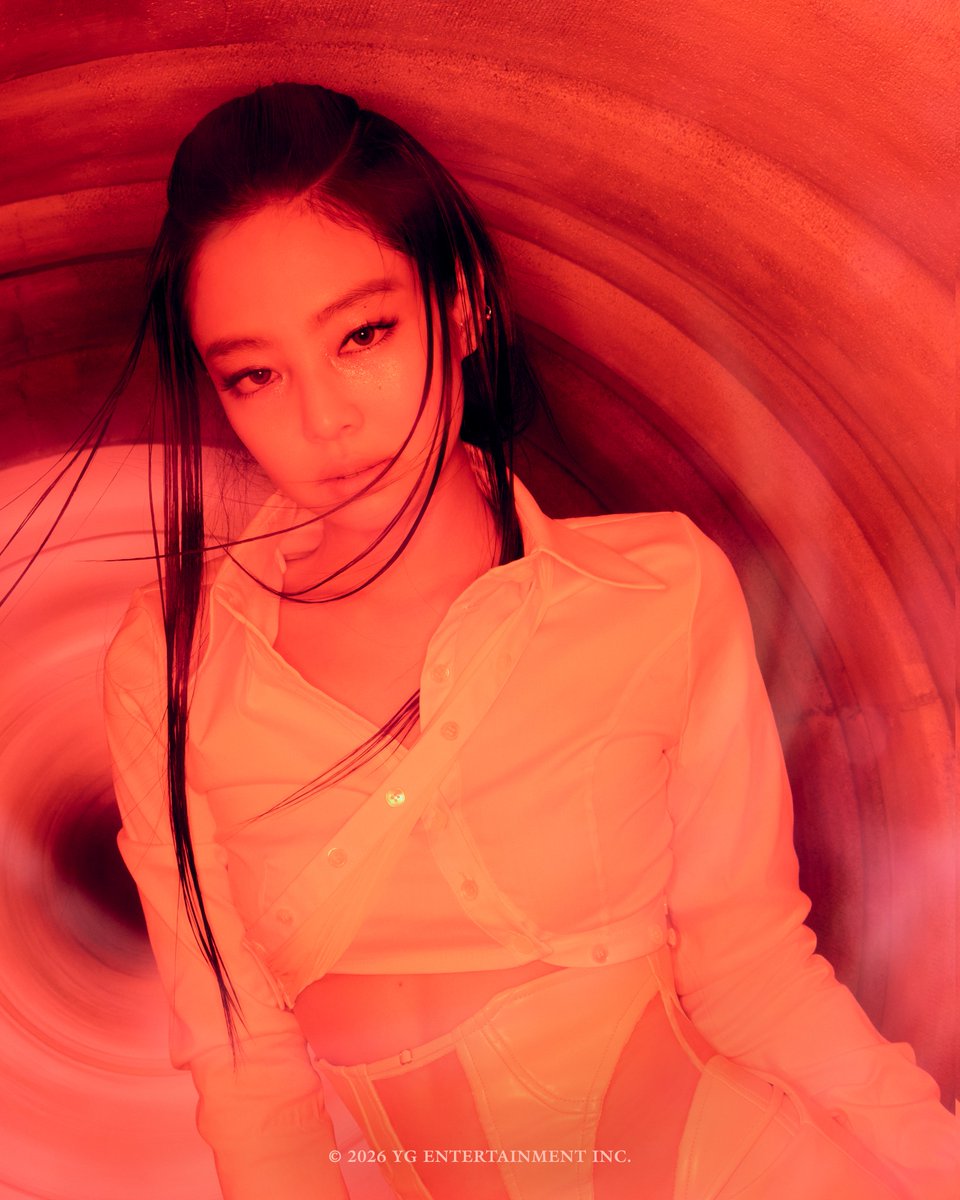 PopCrave's tweet photo. #BLACKPINK have released new concept photos of all four members for their upcoming EP, ‘DEADLINE,’ out February 27th. https://t.co/oecx95D2oD