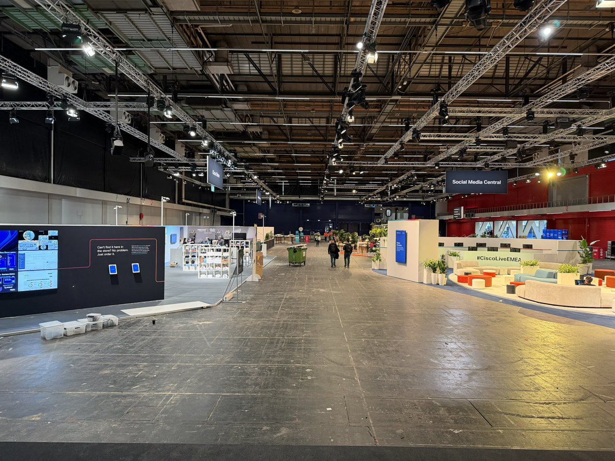 #CiscoLive showcase is getting ready for tomorrow opening 

#CiscoLiveEMEA #CiscoChampion