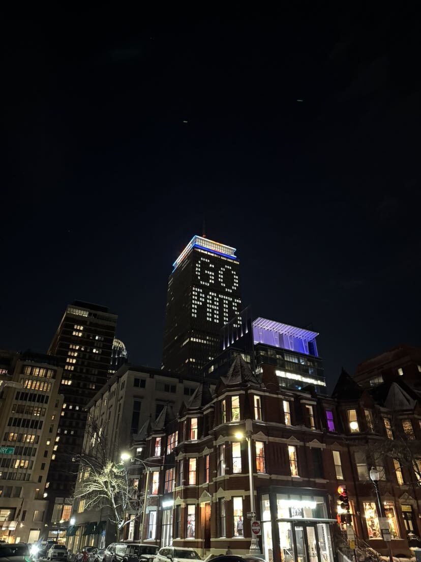 Boston is all in for the Pats.

❤️

📸: @freemoneysol
