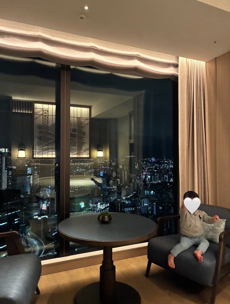 息子と2人ホテルステイ🎶
ウォルドーフアストリアを堪能する贅沢アカﾁｬﾝ