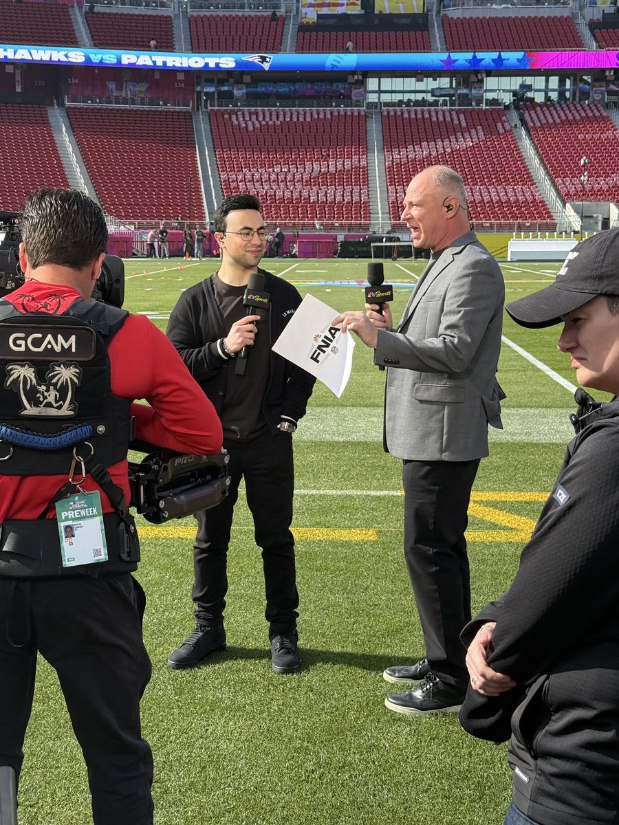 MatthewBerryTMR's tweet image. Rehearsals over... let's do this thing! #SuperBowlLX