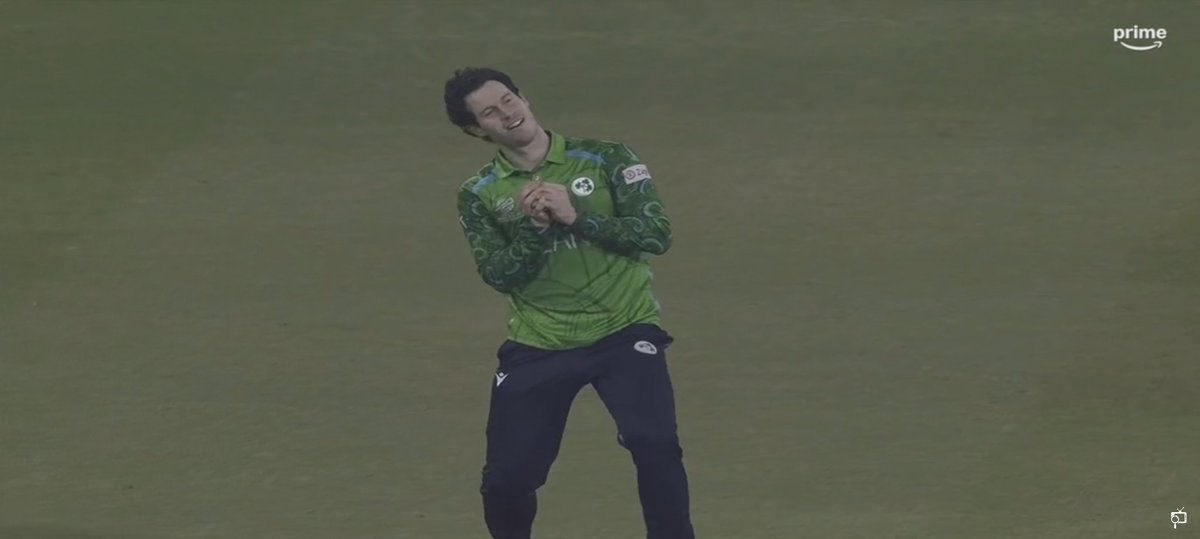 Da4thUmpire's tweet image. 🚨 BREAKING NEWS🚨
IRELAND have discovered catching

#T20WorldCup #IREvsSL