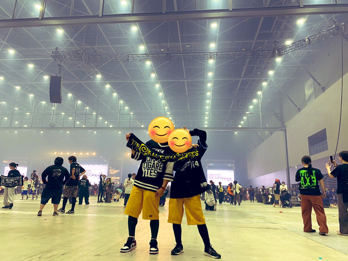 Hika215331's tweet photo. 年明け1発目のフェス最高でした！
楽しく踊って歌って鑑賞して本当最高の2日間でしたね👍 https://t.co/SrpM9DzFFx