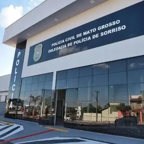 CrimesReais's tweet image. 🚨NOTÍCIAS: Mulher que havia sido presa por engano foi estuprada quatro vezes dentro de 24 horas, por um policial, enquanto estava na prisão temporária.