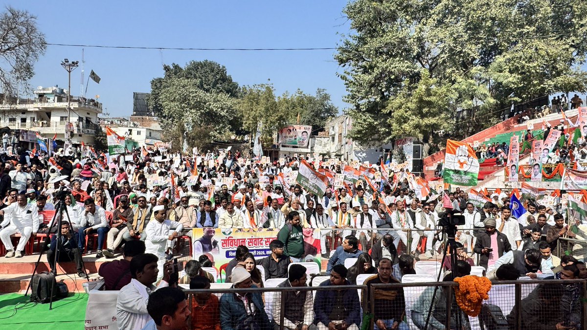 वाराणसी में संविधान संवाद रैली का आयोजन AICC के महासचिव श्री <a href="/avinashpandeinc/">Avinash Pande</a> जी के मुख्य आतिथ्य में प्रदेश अध्यक्ष श्री <a href="/kashikirai/">Ajay Rai🇮🇳</a> जी की अध्यक्षता एवं श्री <a href="/Pawankhera/">Pawan Khera 🇮🇳</a>, श्रीमती <a href="/SupriyaShrinate/">Supriya Shrinate</a>,
 श्री <a href="/Imranmasood_Inc/">Imran Masood</a>, 
श्री <a href="/KLSharmaINC/">Kishori Lal Sharma</a> , 
श्री @ujjawalRaman_52,
 श्री