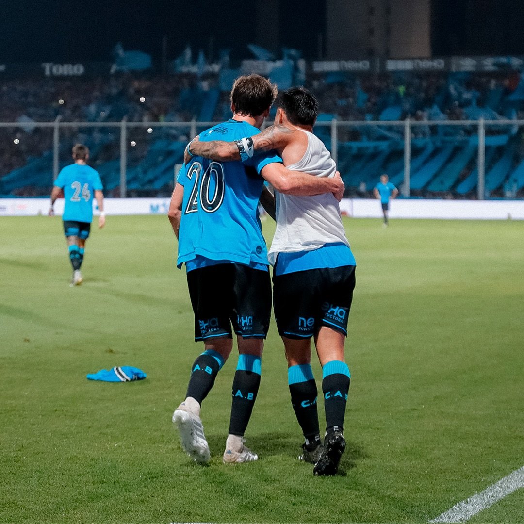 Como no me voy a ilusionar?

Si en mi equipo juegan estos 2.. 🪄🩵🏴‍☠️