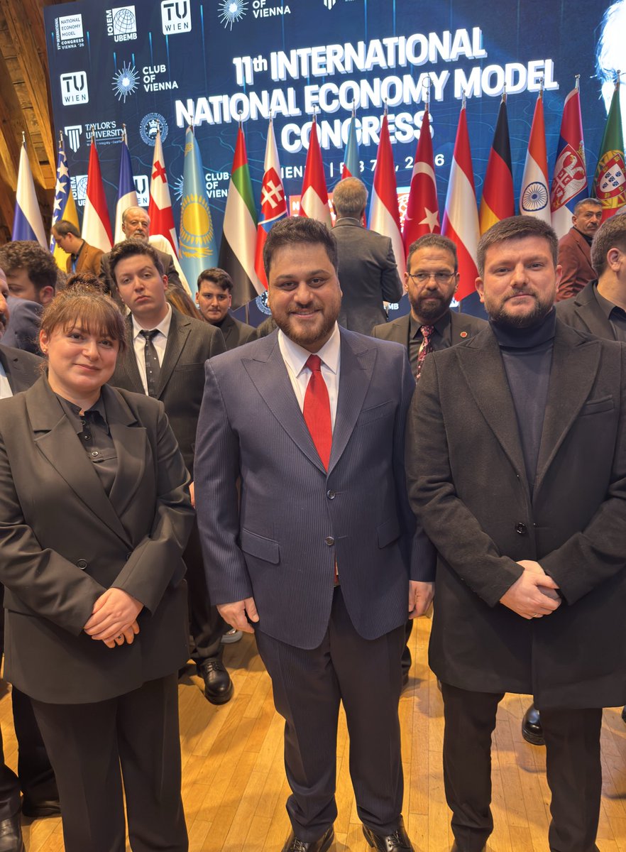 Bugün Viyana'da tarihi anlara şahitlik ettik. Bütün dünya ülkelerinin hem insani hem iktisadi anlamda dar boğazda olduğu bir dönemde, 50'yi aşkın bilim insanıyla Milli Ekonomi Modeli'nin kurtarıcı rolünü anlattık. Kongreye yön veren Genel Bşk'mız Hüseyin Baş'a teşekkür ediyoruz🇹🇷