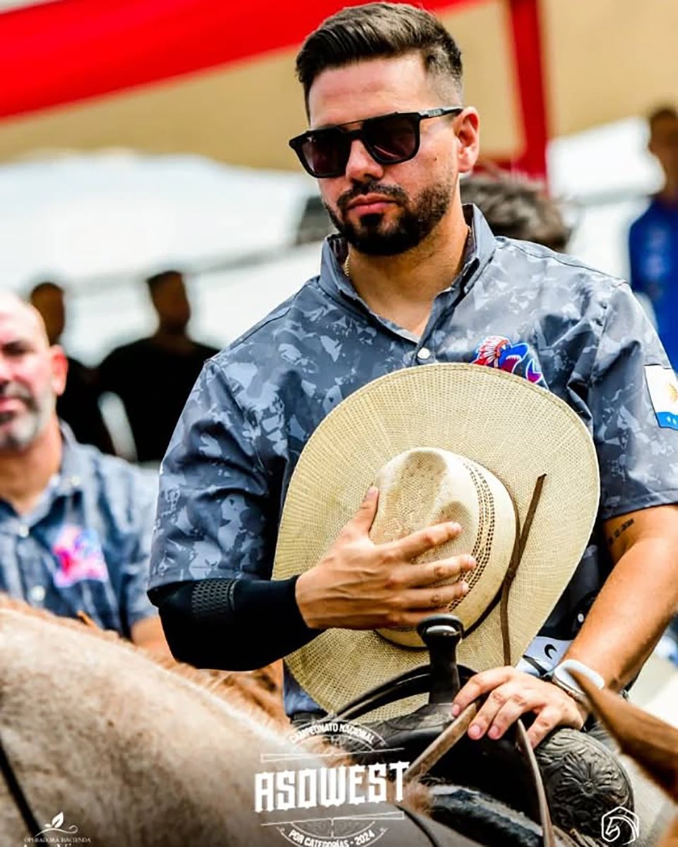 Willmer Goffredo, empresario y jinete, es señalado por fuentes relacionadas con los deportes western  como el hilo conductor entre los hijos de Cilia Flores y los deportes western 📌bit.ly/4aeXHCo