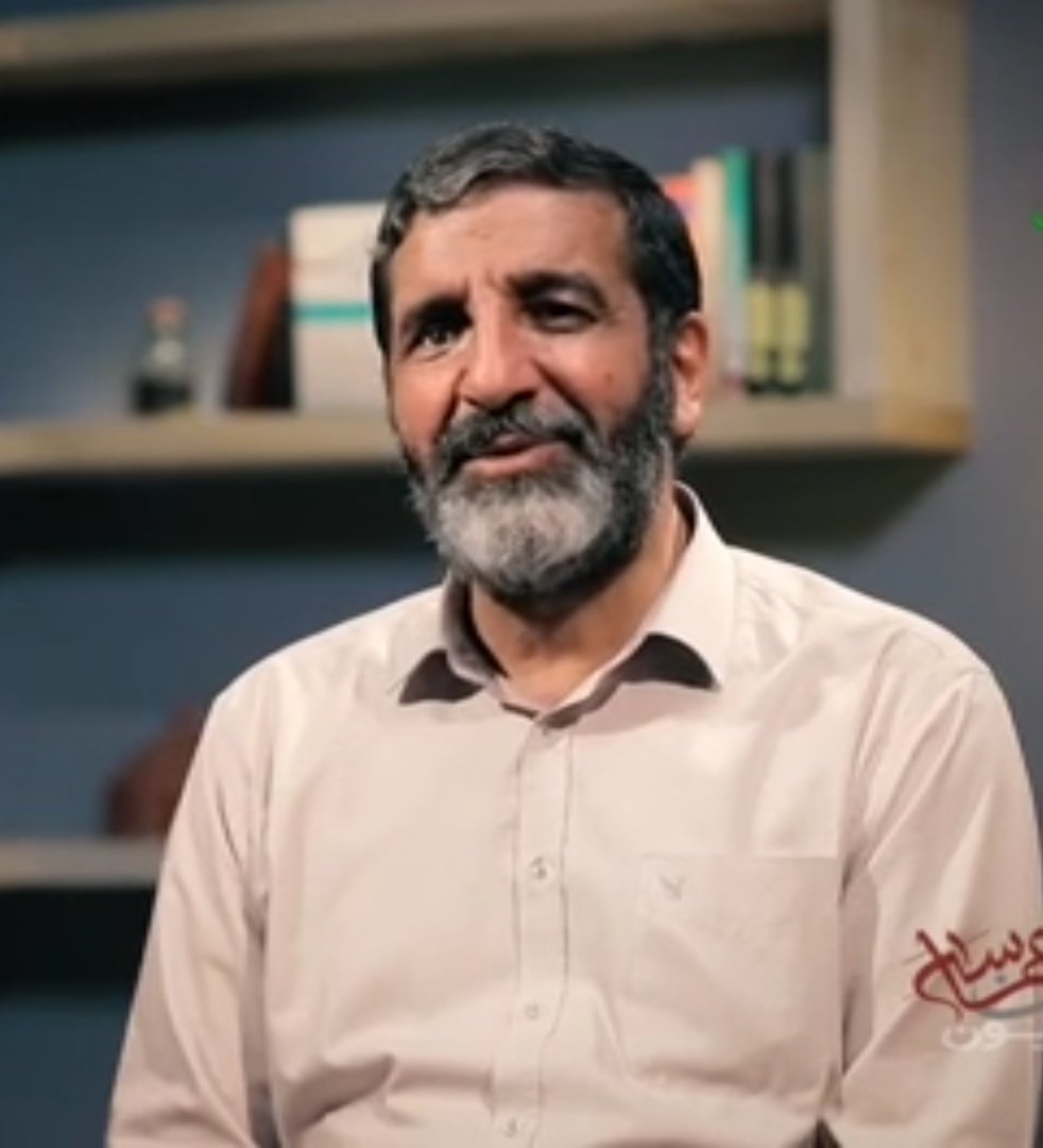 Mosolchi's tweet photo. این حرومزاده ظهر 19 دی اومد رو آنتن زنده شبکه سه صداسیما
خانواده ها رو تهدید میکرد که اگه بچه هاتون بیان بیرون حیدری برخورد میکنیم و امشب دیگه رحم نداریم
حسین یکتا مادرجنده رو فراموش نکنید !!!
#انقلاب_شیروخورشید https://t.co/KMzMxfu7fa