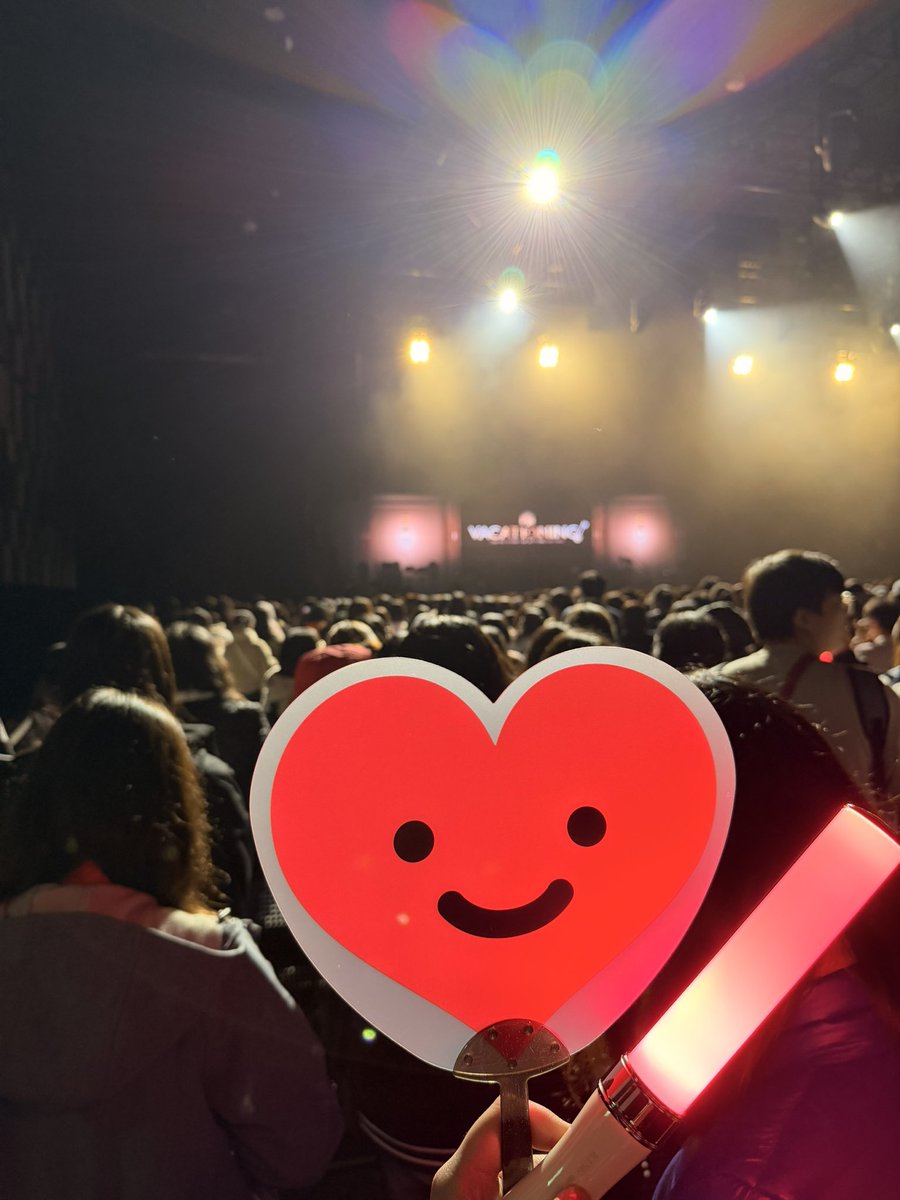 liting_tw's tweet photo. 初日参戦しました
前回のグッズ持って来ました❤️
#宮野真守VACATIONING https://t.co/6y1H17ZGvi