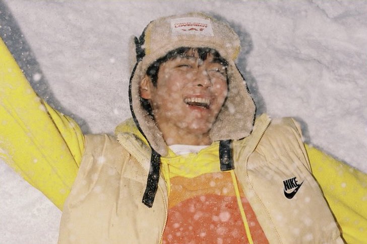 은석이렇게 개죽이웃음지을때 진짜귀여움..ㅜㅜ