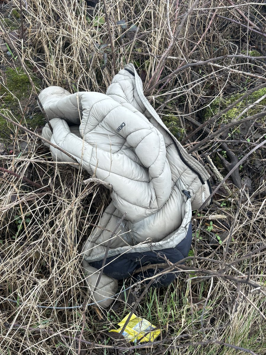 NotThatAlan's tweet image. Thing spotted while out running #1: The Jaykit.
Now on Vinted. New without tags.