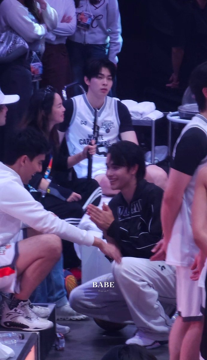 แมดวิ่งมาลาพี่เต๋อ เปงเด็กดีมาก 🥹🫳

#MADDOCdavies 
#DICE_SONRAY 
 #3Fight3BasketBoySS2
