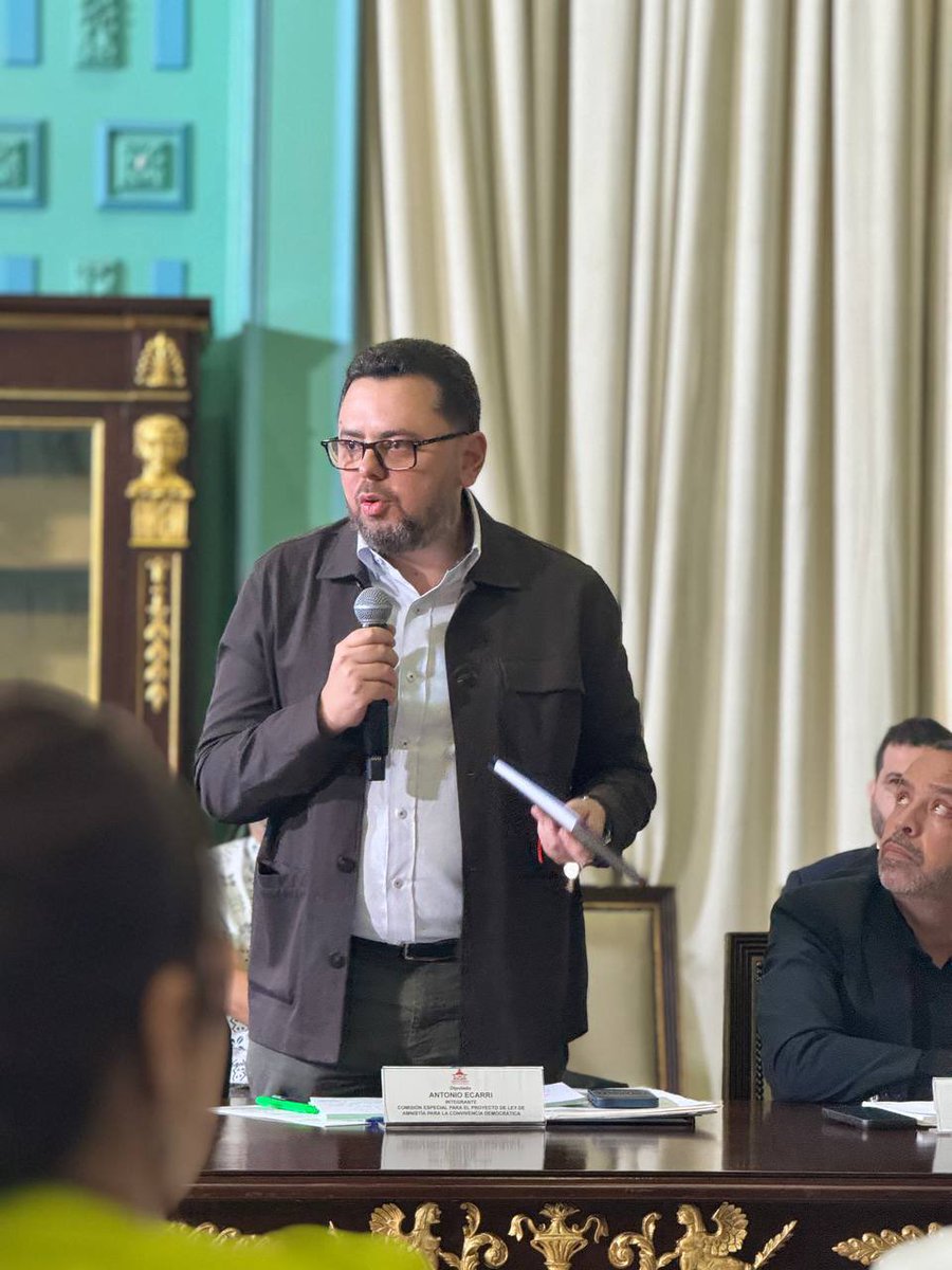 ¡Un encuentro útil y necesario! ¡Otro respiro! Las ONGs como <a href="/_Provea/">PROVEA</a> <a href="/ForoPenal/">Foro Penal</a> <a href="/HimiobSantome/">Gonzalo Himiob S.</a> junto a <a href="/LiliaCamejoG/">Lilia Camejo G.</a>  <a href="/alijdaniels/">Alí Daniels</a> <a href="/clippve/">Comité por la Libertad de los Presos Políticos.</a> acudieron y fueron recibidas por nuestra Comisión Especial de Ley de Amnistía del parlamento nacional. Un debate de fondo y aportes