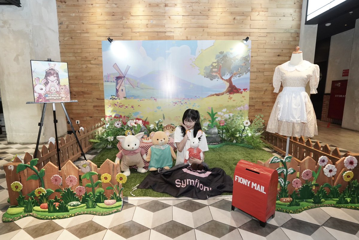 A_FionyJKT48's tweet image. Terima kasih banyak untuk perayaan ulang tahunku yang ke-24! 🎂✨
Senang sekali hari ini dikelilingi banyak orang baik 🥹
Terima kasih untuk show theater, birthday 2-shot, dan juga project ulang tahun yang sangat menggemaskan 🤏🏻💛

Hari ini hatiku benar-benar merasa hangat karena…