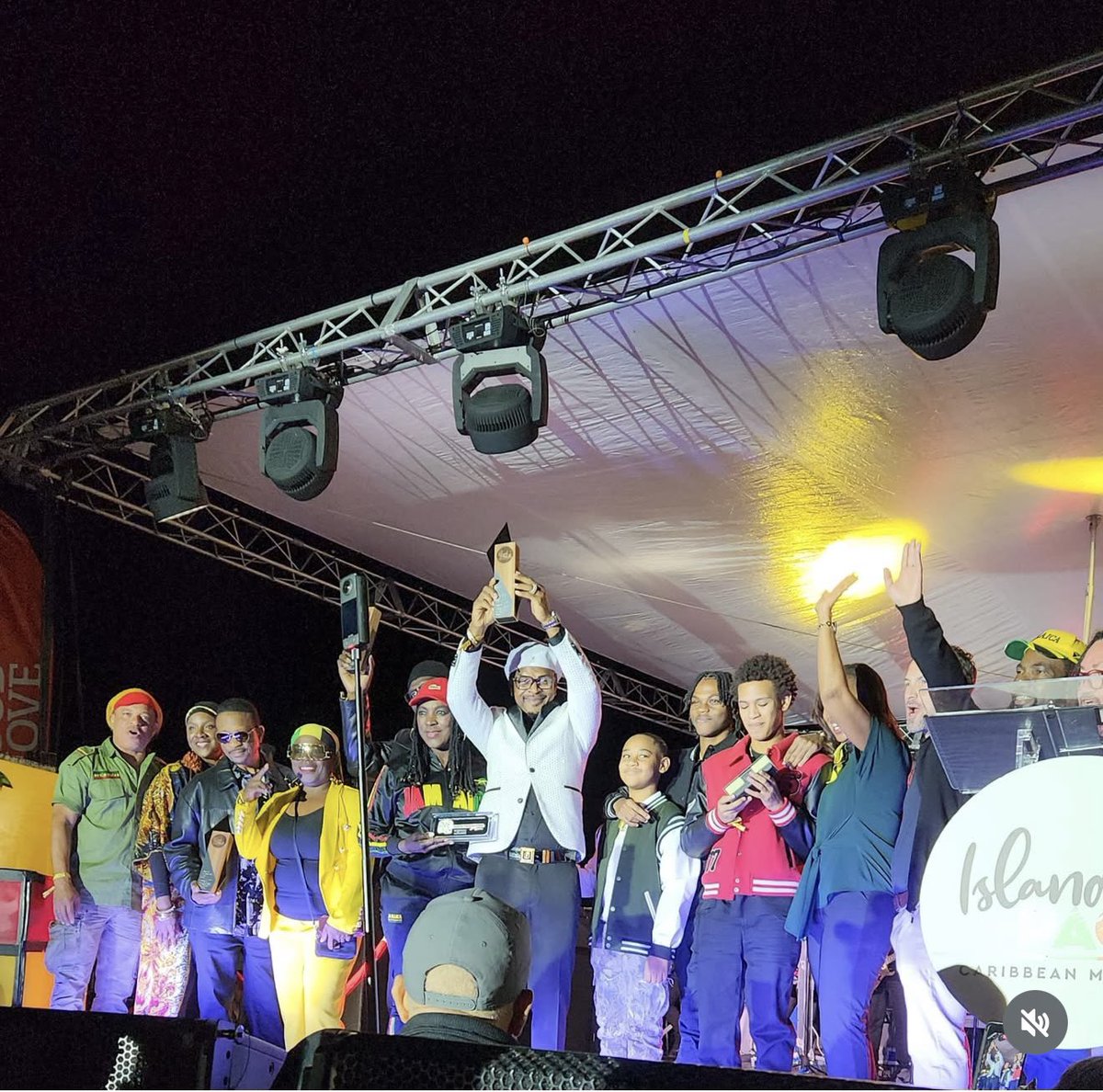 Alexandra P. Davis tweet media