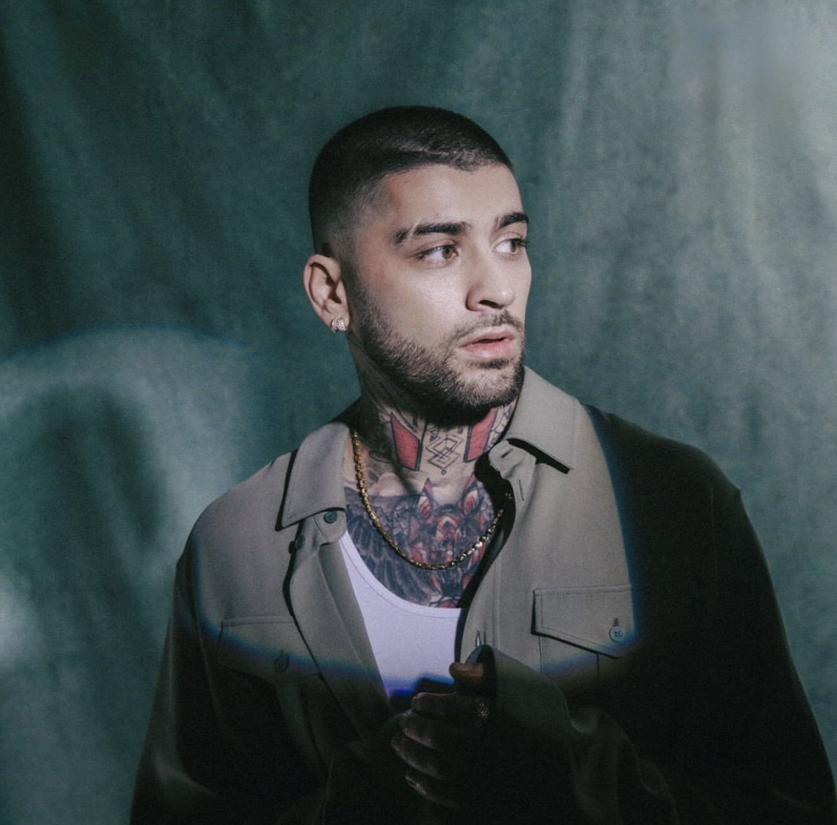 zayn’s face card so lethal it needs a warning label