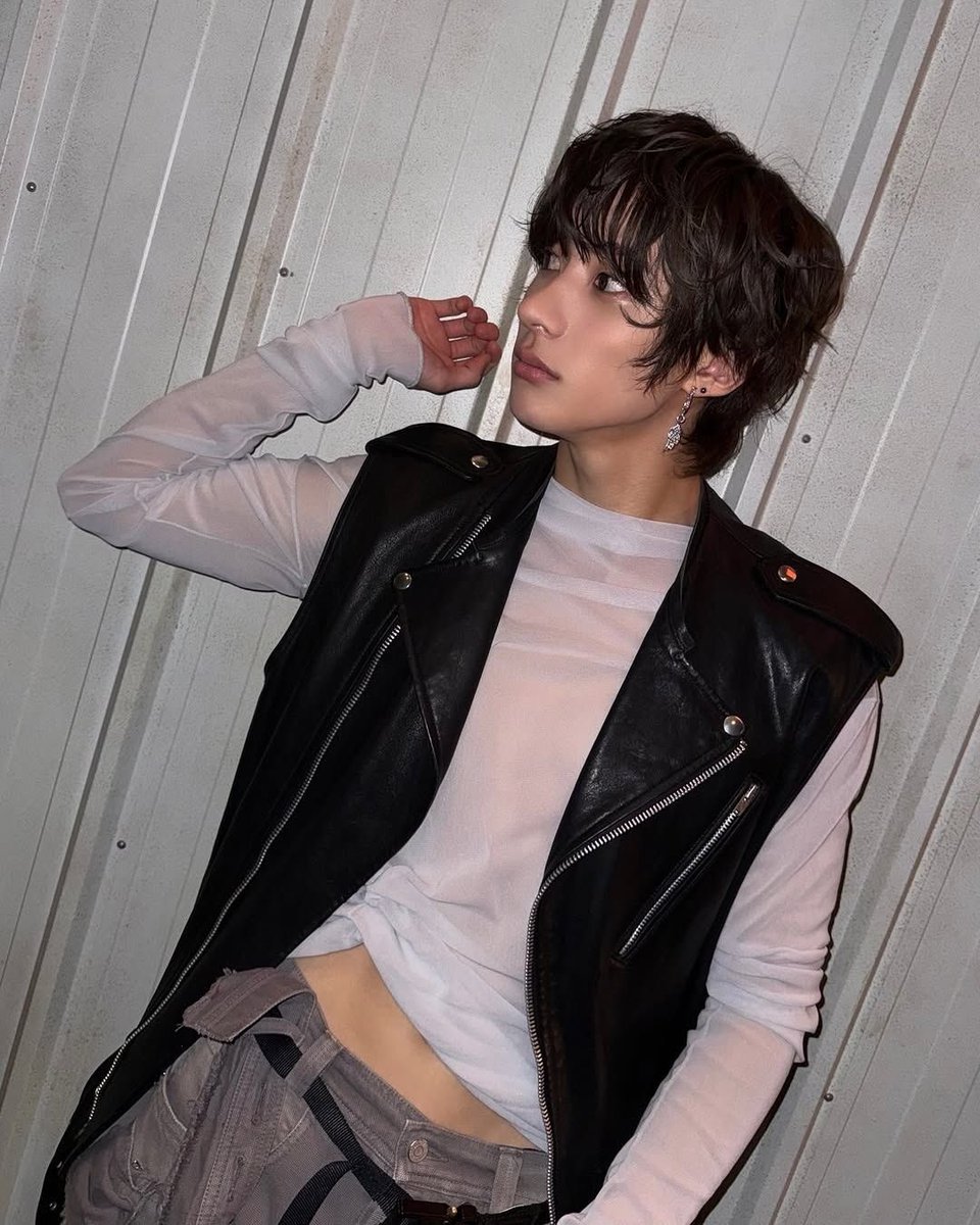 both sides yeah i love you both sides 💋