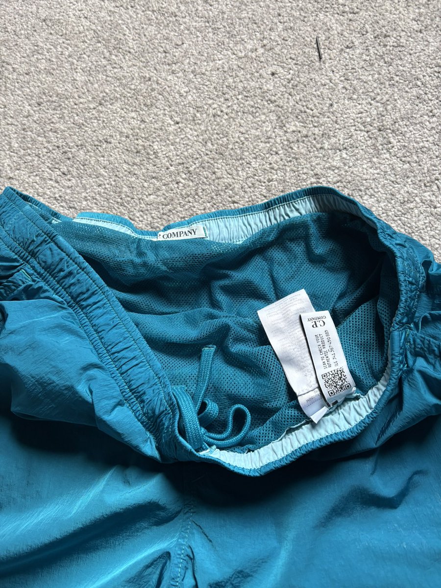 baleandy's tweet photo. @adiFamily_ Cp company nylon shorts 
Size small 46
Worn a few times but no faults 
£25 plus postage https://t.co/jFxlSlpUrt