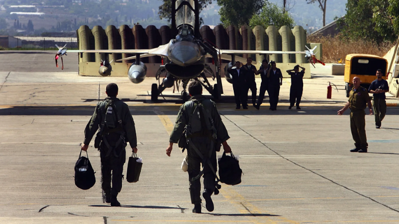 🚨 BREAKING: ISRAEL WARNS IT MAY STRIKE IRAN ALONE OVER MISSILE “RED LINE”

An Israeli defense official says Israel is prepared to carry out a unilateral military strike if Iran crosses a ballistic-missile threshold defined by Israel’s security establishment.

Officials