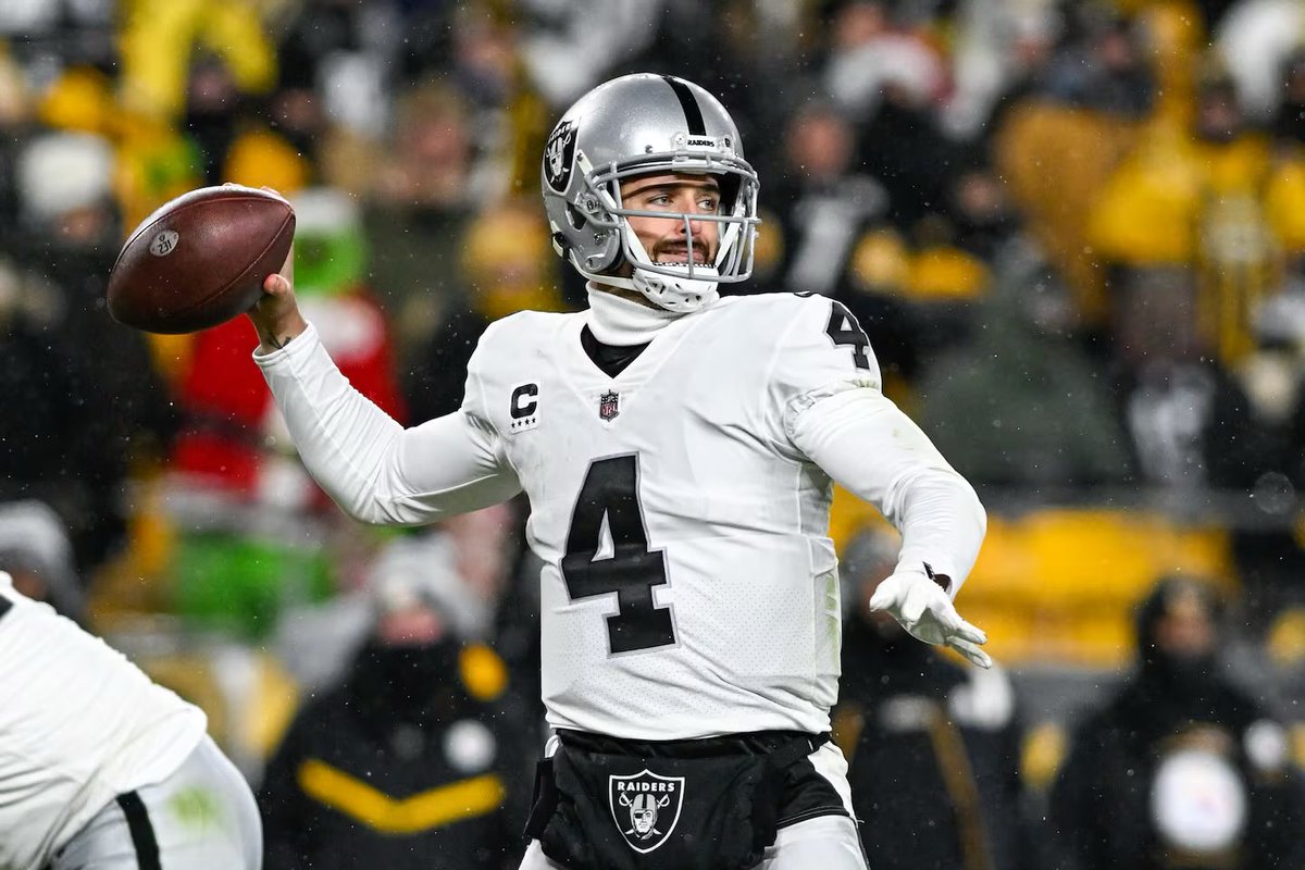SleeperNFL's tweet photo. Derek Carr could consider unretiring for the right situation and coaching staff, per @RapSheet https://t.co/dZaUdIrSz2
