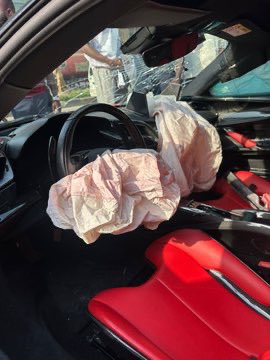 _shinecrypto's tweet image. It’s a Ferrari SF90 
You can do your own research and find out what it’s worth 
How will that man be feeling now Oh!
Ferrari