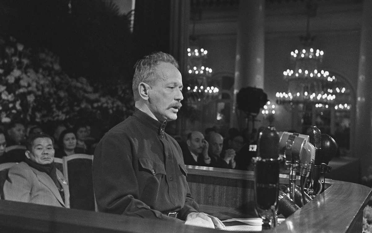PicturesUssr's tweet photo. Soviet writer Mikhail Sholokhov speaks at a meeting of the Second All-Union Congress of Soviet Writers, 1954 https://t.co/djfOE7mAC9