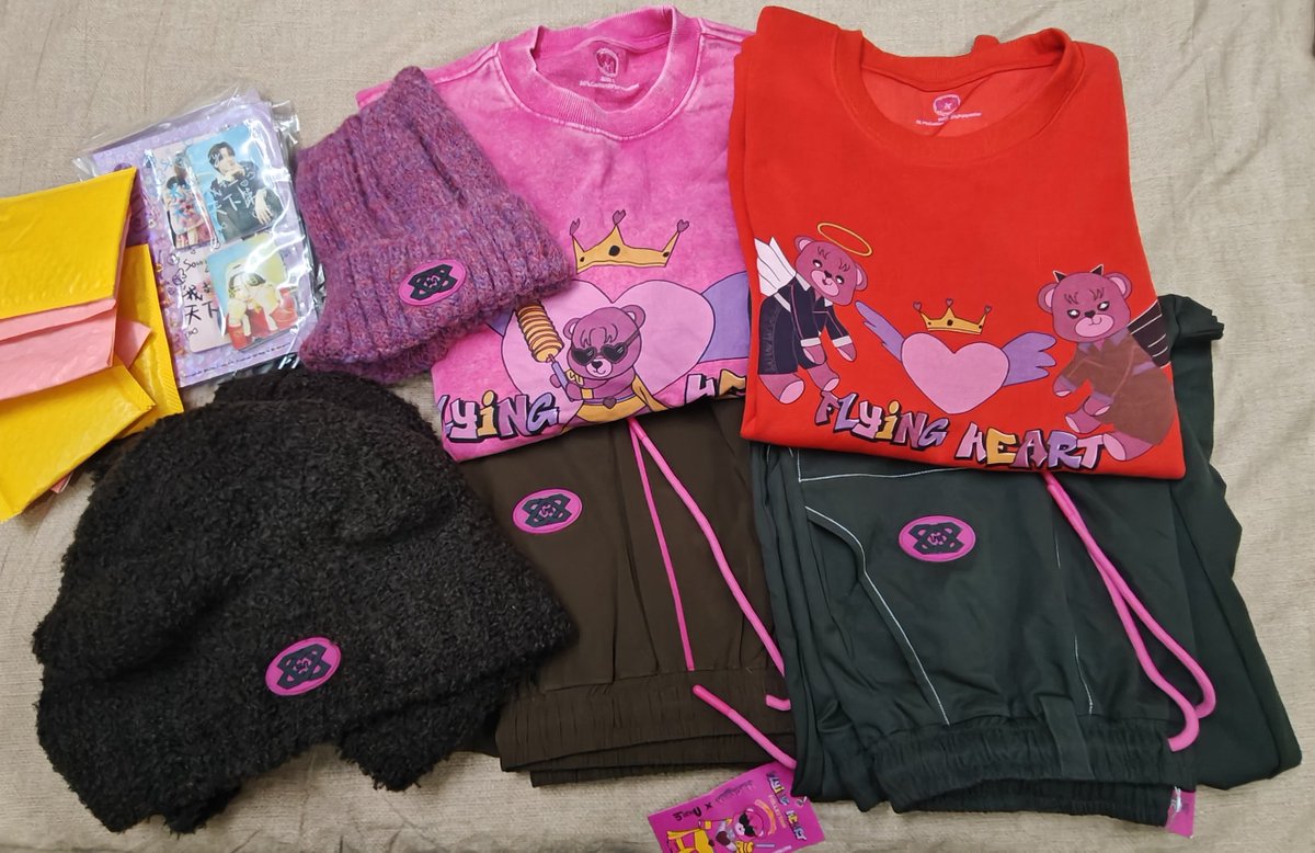 My order arrived today and everything looks gorgeous. Really excited to wear these and flex. 

Thank you <a href="/Noeul_lee6/">Noeul</a> x <a href="/itsMagenta_/">Magenta Studio Official</a>  x <a href="/negacfashion/">Nega C. Fashion</a> for another gorgeous collection.

#flyingheart  #itsmagentaXnegac 
#NoeulNuttarat #MagentaBoy #Horizone #S2TheSunset