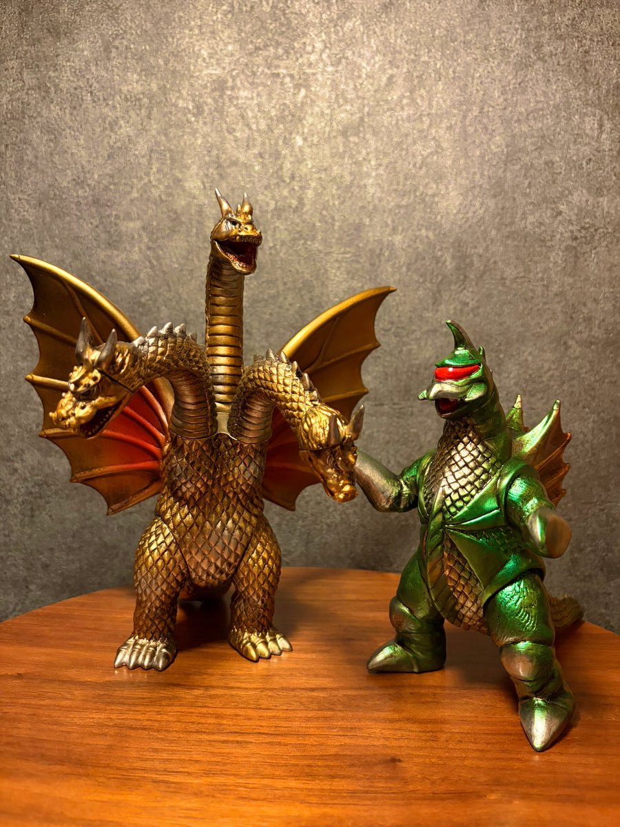 今日はワンフェスへ！③ one up.さんのキングギドラとガイガン‼️ 宇宙