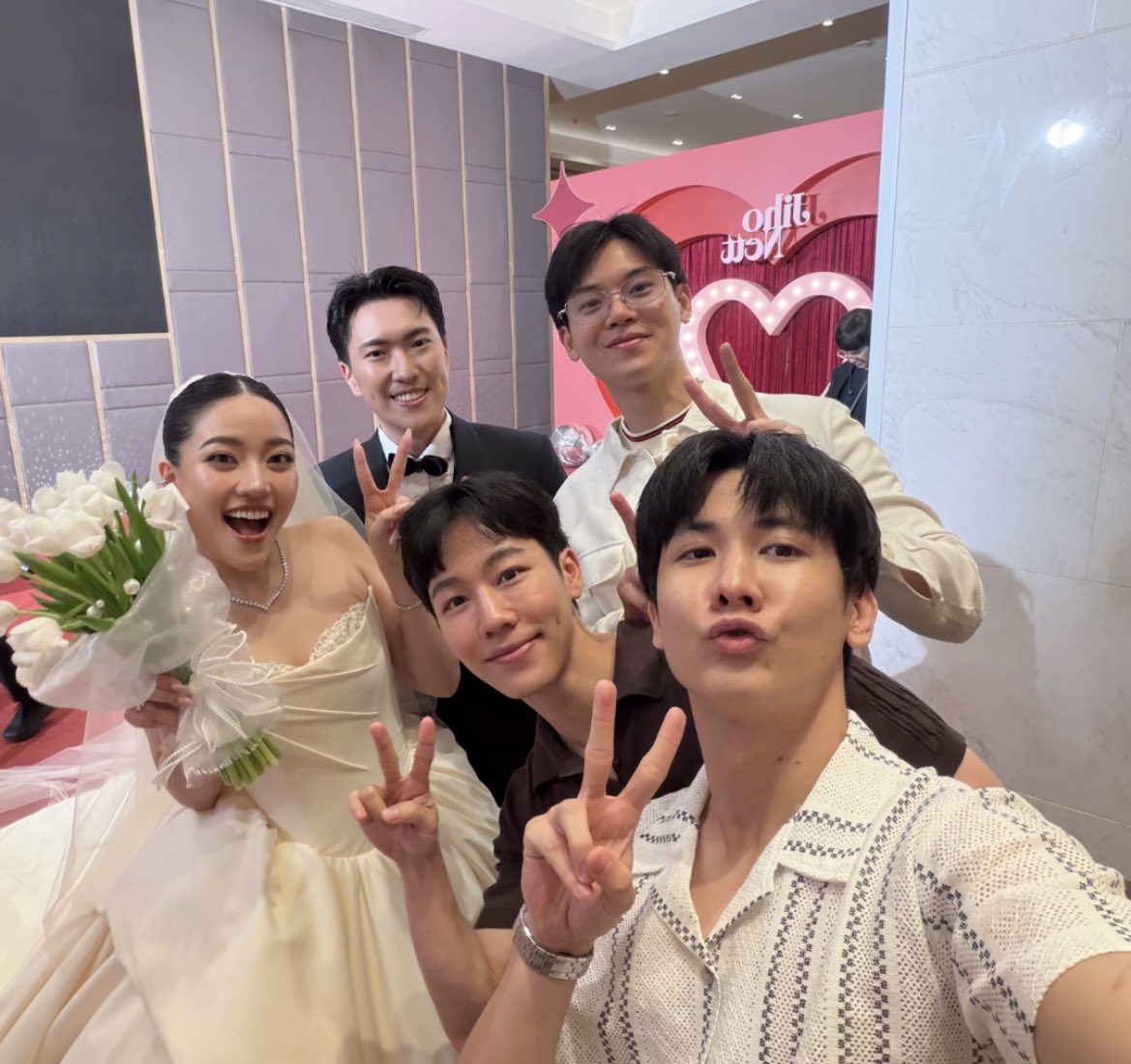 YinOFFICIALTH's tweet photo. หนุ่มๆงานแต่งงานคุณครูเน็ทค้าบบบบ

cr. wwintm , bonnadol 
#yinyin_anw Yin Anan @yinyin_anw #warwanarat #หยิ่นวอร์ https://t.co/whSQdPaPrf