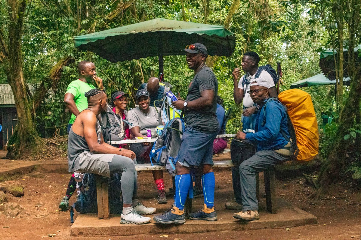 paceathletesC1's tweet image. We’ve faced cold mornings, tired legs, muddy shoes and still smiled because discomfort on the trail turns into pride at the top.

Hiking teaches humility. The mountain is always in charge- we don’t conquer it but rather respect it.

#stepbystep.