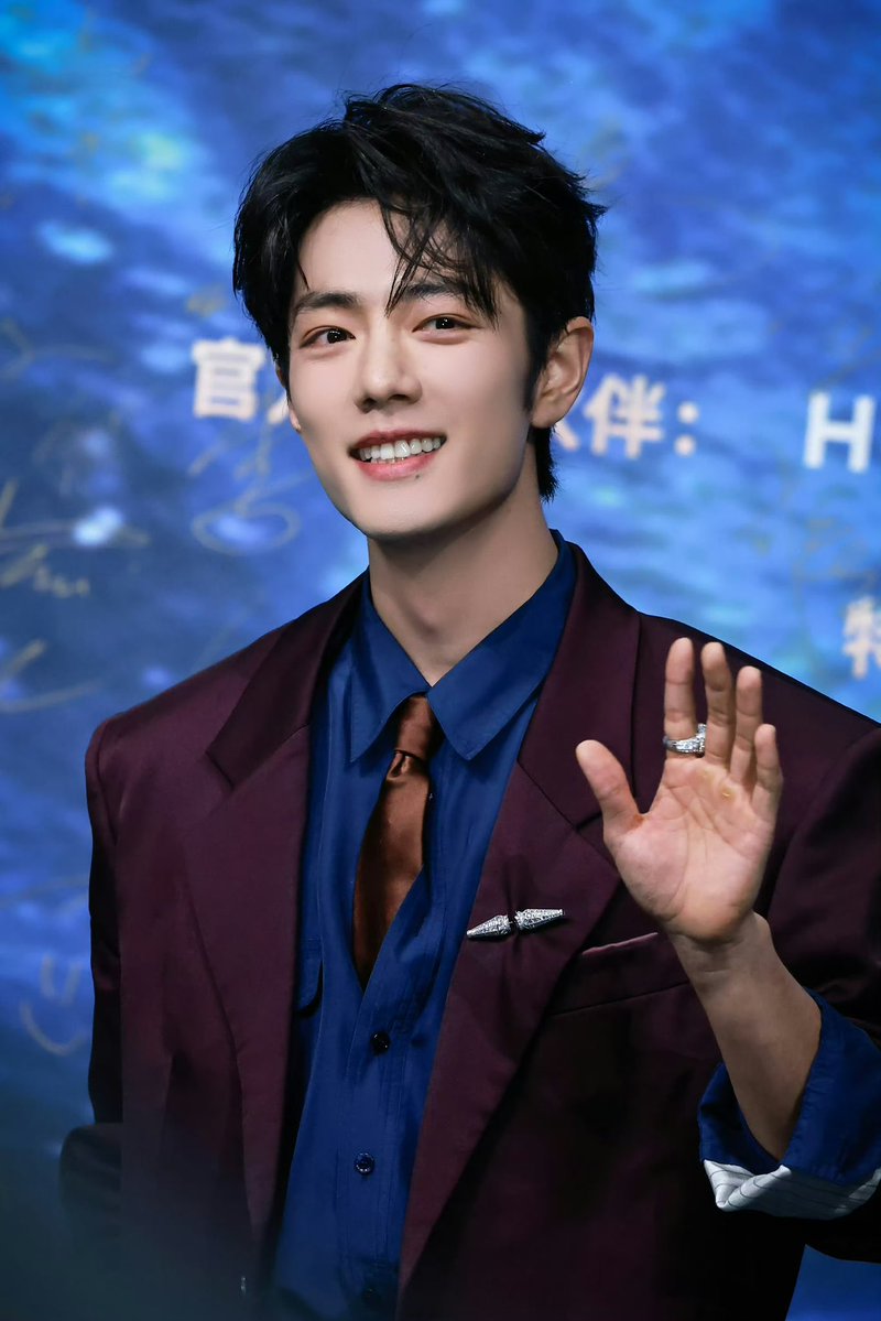 こんなに可愛い美人無敵だわ🙏❤️

「好看成什么样了 ！ ！笑起来好治愈」
weibo.com/2718366240/526…